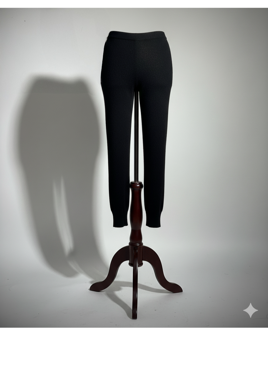 THE RIBBED CASHMERE LEGGING IN BLACK